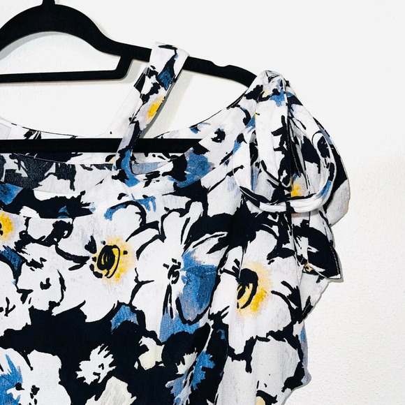 1. State Black White Floral Print Tie Single Cold Shoulder Blouse Small Women’s - Picture 5 of 13